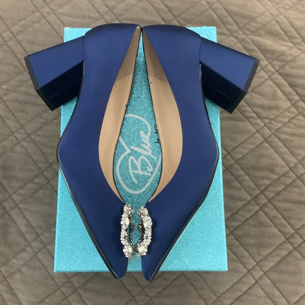 Betsy Johnson NIB Lilly Embellished Satin Dress Pumps/Heels  size 10 - Picture 10 of 17